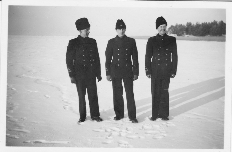 F9 piloter i Trehörningsjö 1941.jpg