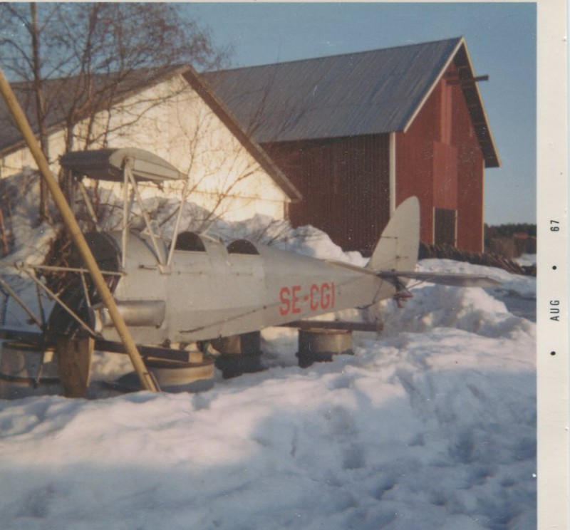 SE-CGI uppstäld efter haveriet på Dal 1967 - Kopia.jpg