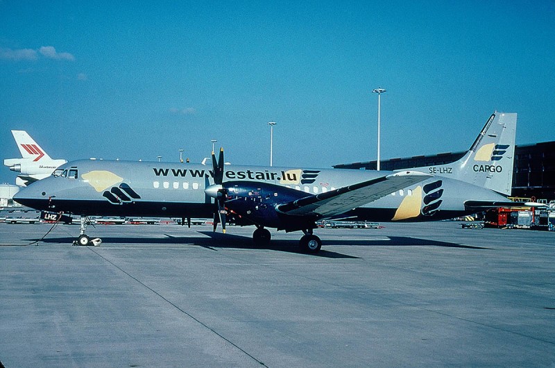 002-1196343.jpg