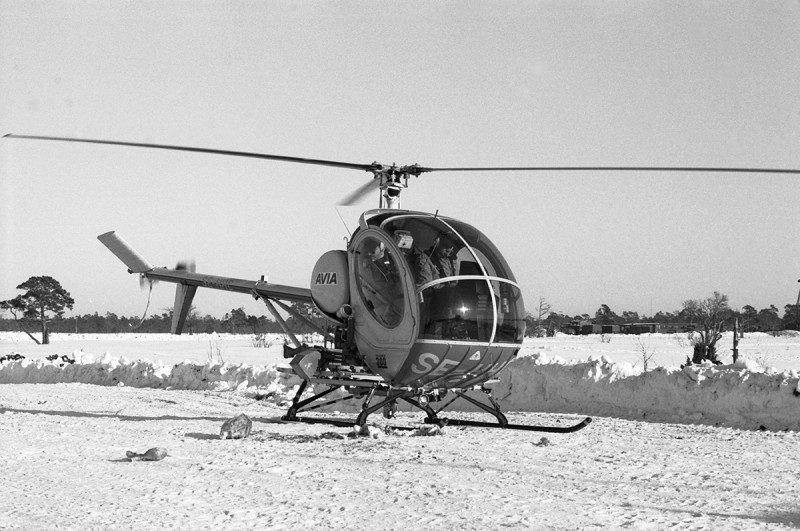 SE-HHC vid Tofta, Gotland 1982-02-04, troligen vid en uppvisning i samarbete med KA 3. Foto via Leif Hellström.
